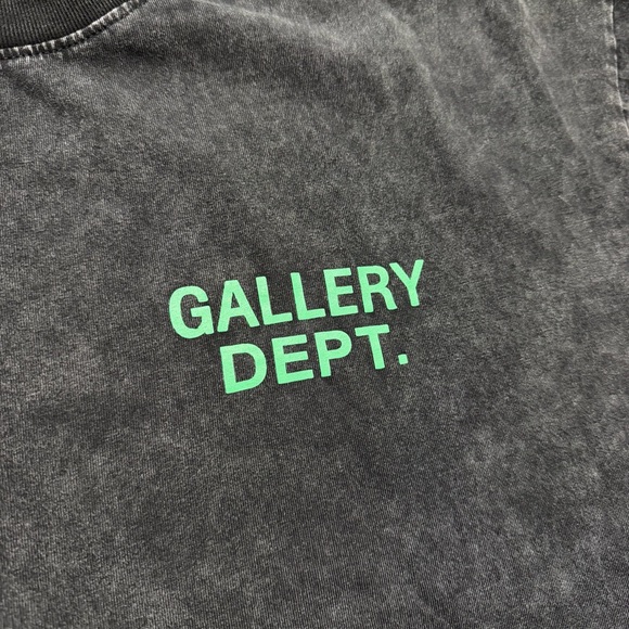 Gallery Dept Black Tee with Green Print - Picture 4 of 11